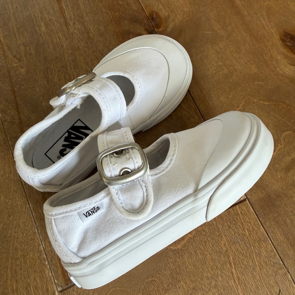 Vans Toddler Girl Mary Jane Shoe. Size C7